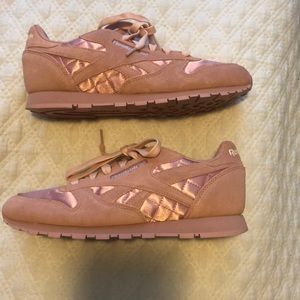 Reebok classic kids size 6 womens 8